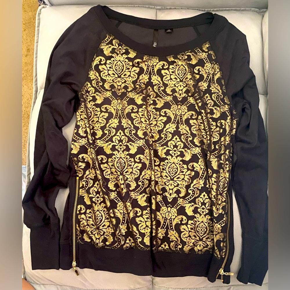 Black and gold long sleeve shirt